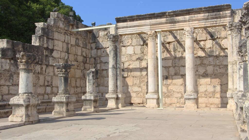 The inside of the Synagogue was richly decorated with pillars. A stone seat bench lined the walls.
